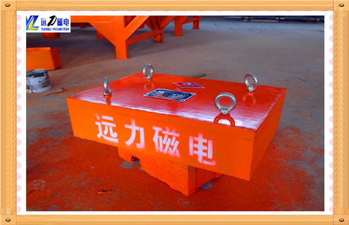 　400*300*200輸送帶用大型磁鐵 強磁除鐵器磚廠木材廠,礦山用強磁除鐵器-鐵屑清除器簡介,除鐵器有很多種類型今天通過基本原理與性能特點簡單的介紹一下強磁除鐵器-鐵屑清除器. 　　一：400*300*200輸送帶用大型磁鐵 強磁除鐵器磚廠木材廠基本原理  　　適用于熱力系統(tǒng)流體中對鐵磁性雜質(zhì)的去除.特別適用于凝結(jié)水、低壓給水、供熱回水系統(tǒng)中鐵磁性雜質(zhì)的去除.對于空冷機組使用效果更佳.采用強磁材料NdFeB制作,具有磁力強(可吸起自身重量的640倍)、長期使用不退磁、不腐蝕(304不銹鋼制作)、30年免維護(hù)、運行中不需要任何操作等優(yōu)點.全自動除鐵器可隨時清理或定時清理,真正做到無人職守.裝置獲中國電力科技三等獎,1項發(fā)明專利.